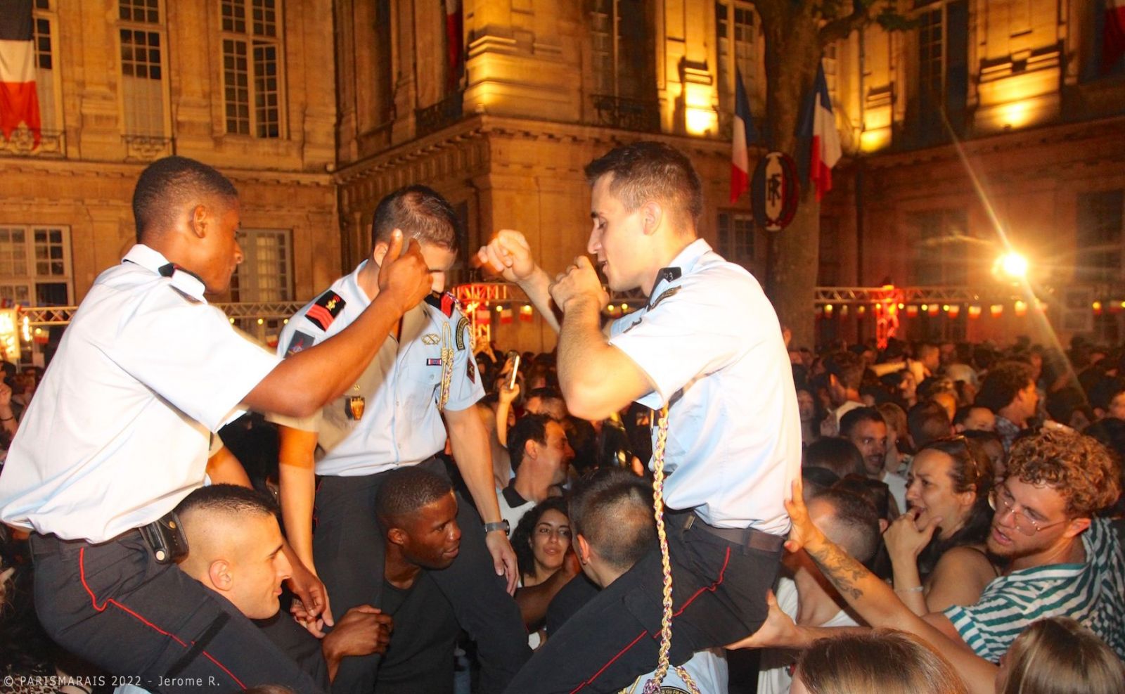 On décale tous pour le Bal des Pompiers.